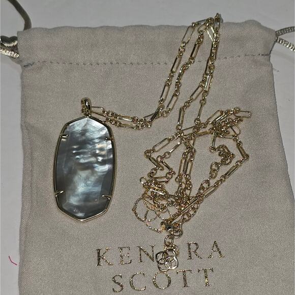Kendra Scott Faceted Reid Necklace In Grey And Silver - Picture 2 of 5